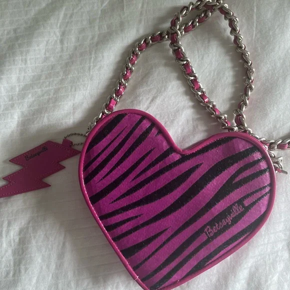 Vintage Betsey Johnson heart purse - Picture 1 of 4
